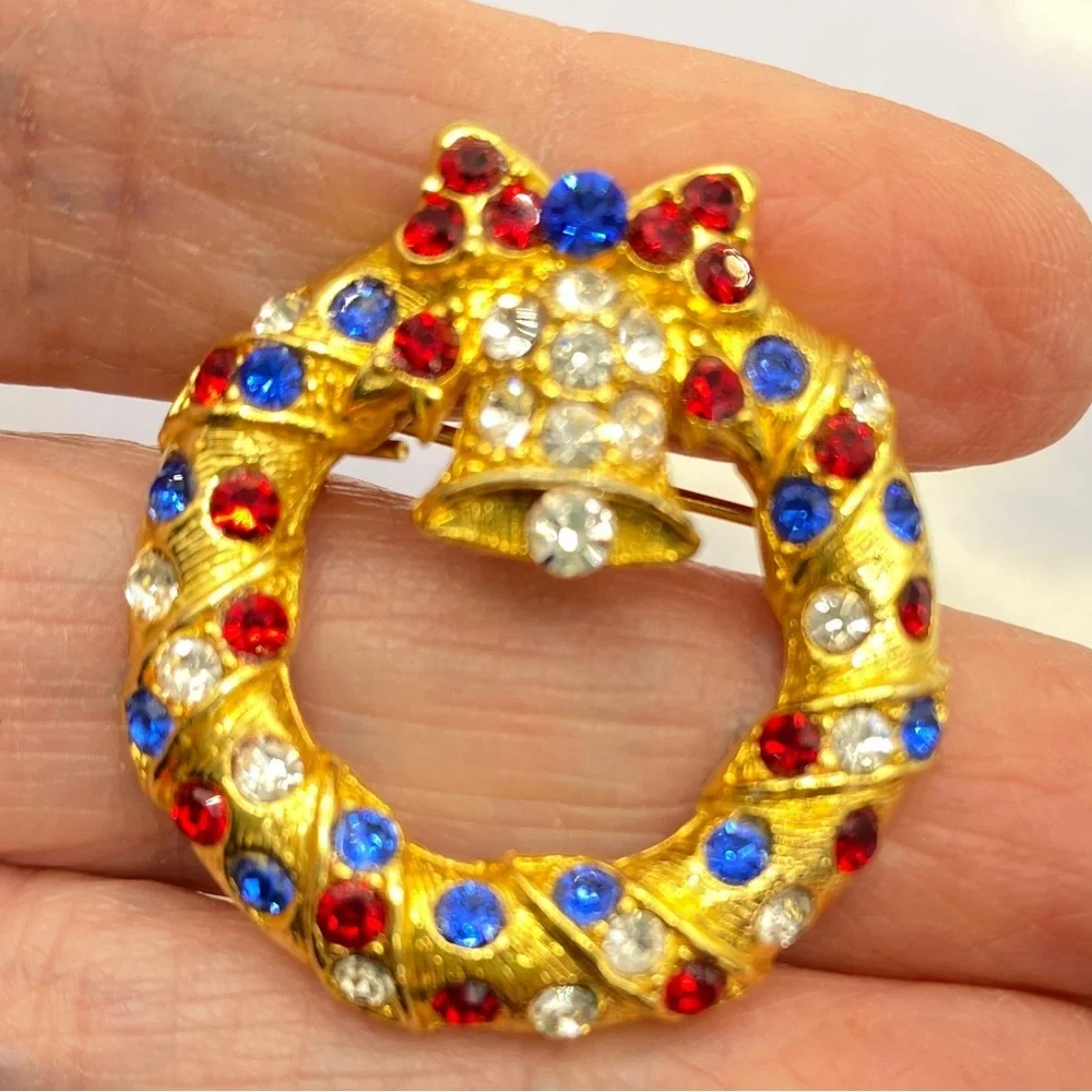 Goldtone Christmas Wreath Red & Blue Rhinestone Brooch